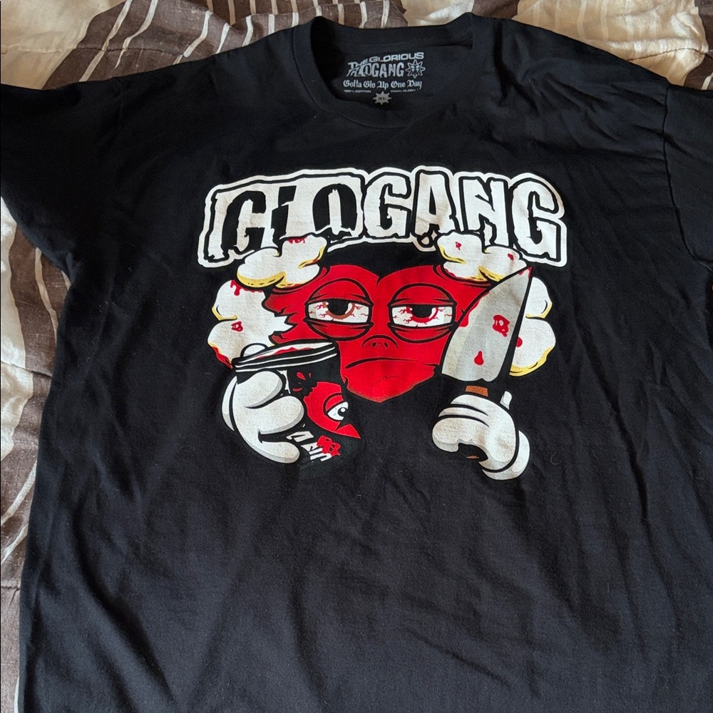 Black Graphic Tee - Short Sleeve